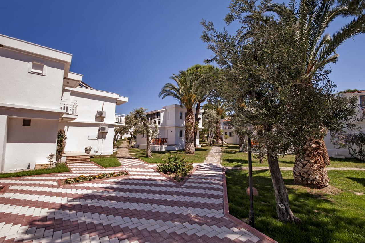 Hanedan Flora Apart Hotel Foça Exterior foto