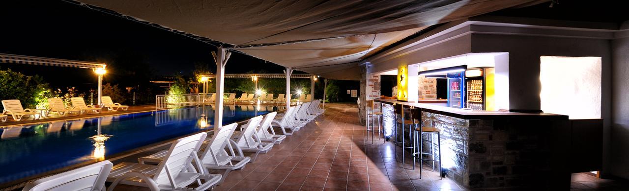 Hanedan Flora Apart Hotel Foça Exterior foto