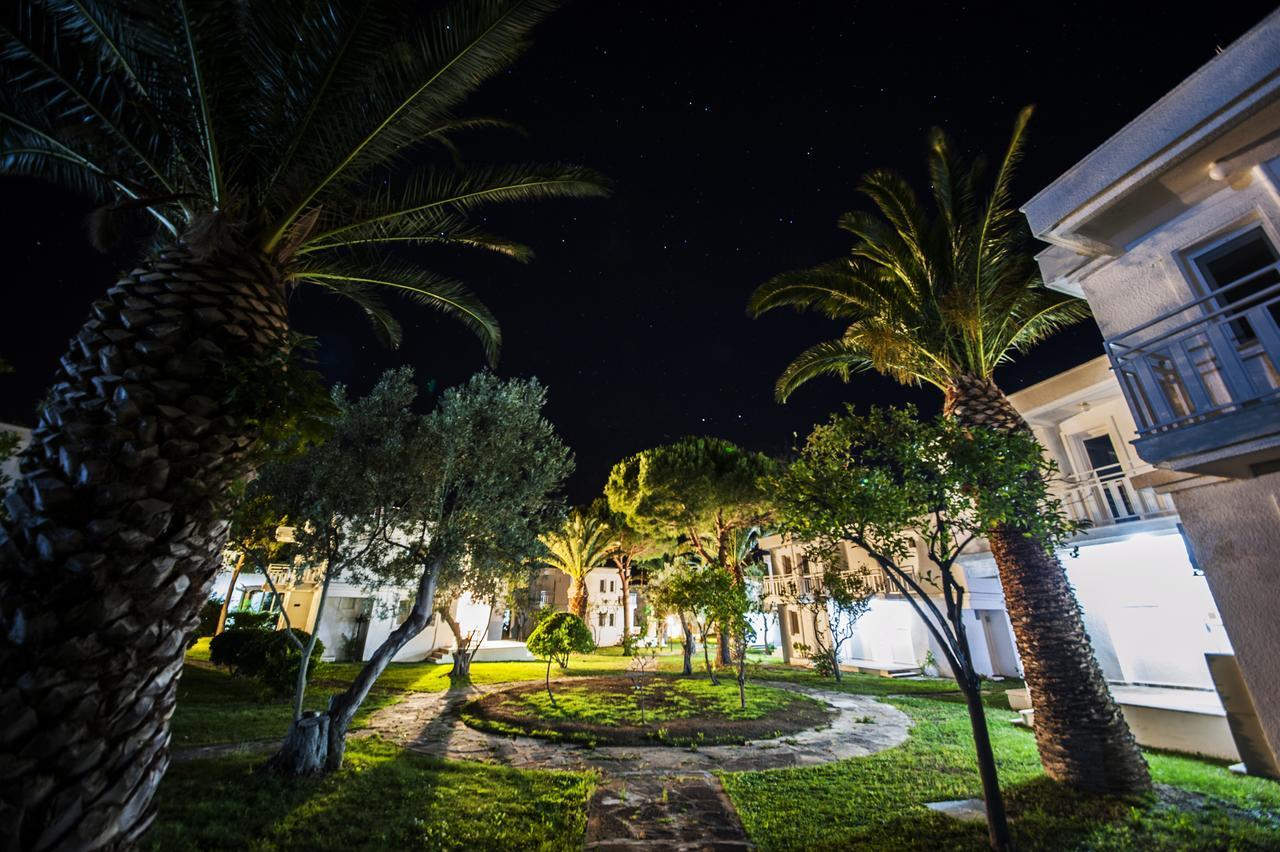 Hanedan Flora Apart Hotel Foça Exterior foto