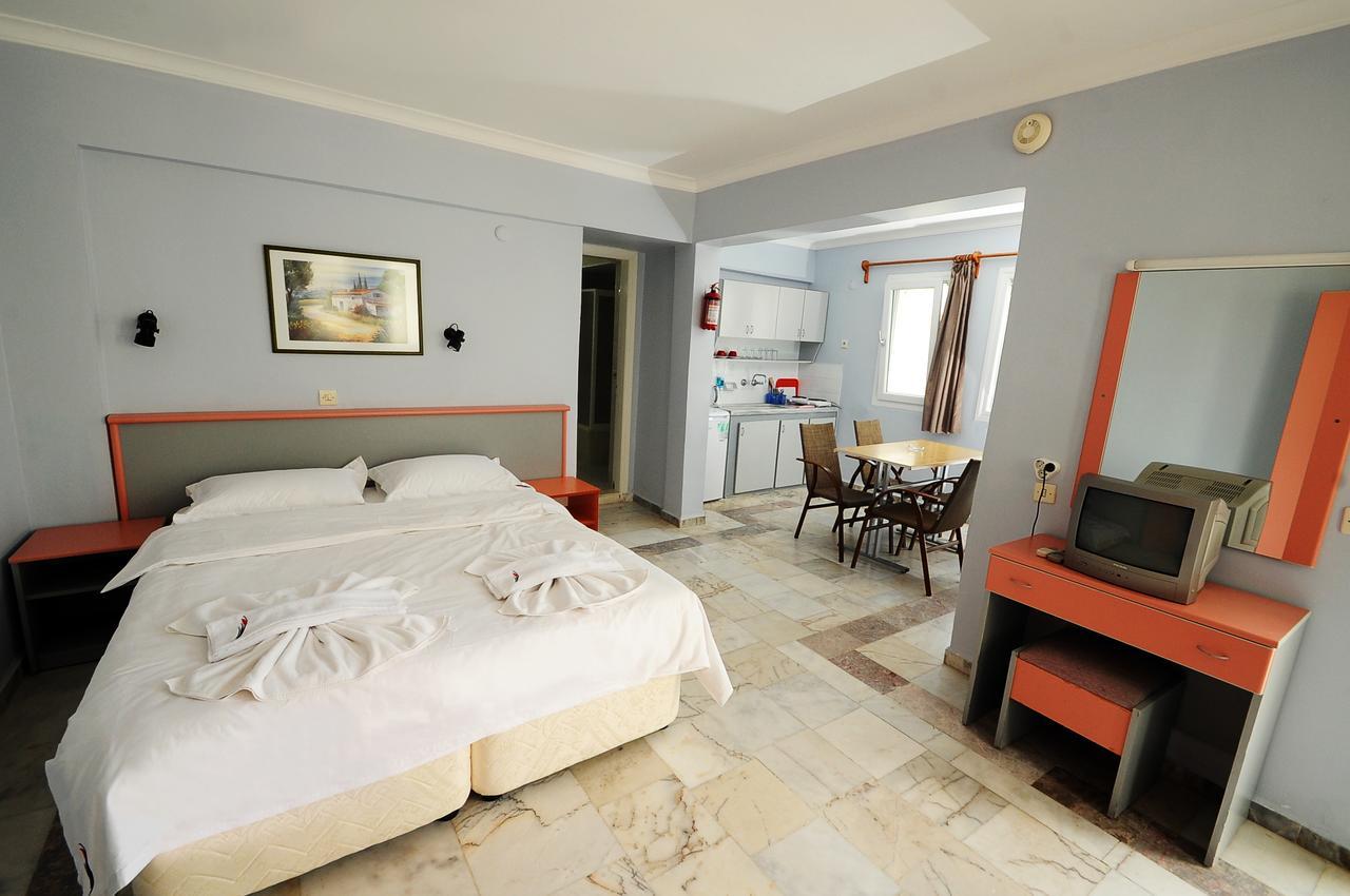Hanedan Flora Apart Hotel Foça Exterior foto